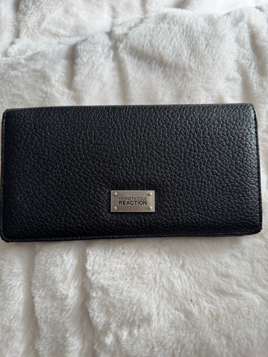 Kenneth Cole Reaction Handbags - Kenneth Cole Reaction Black Textured Continental Wallet